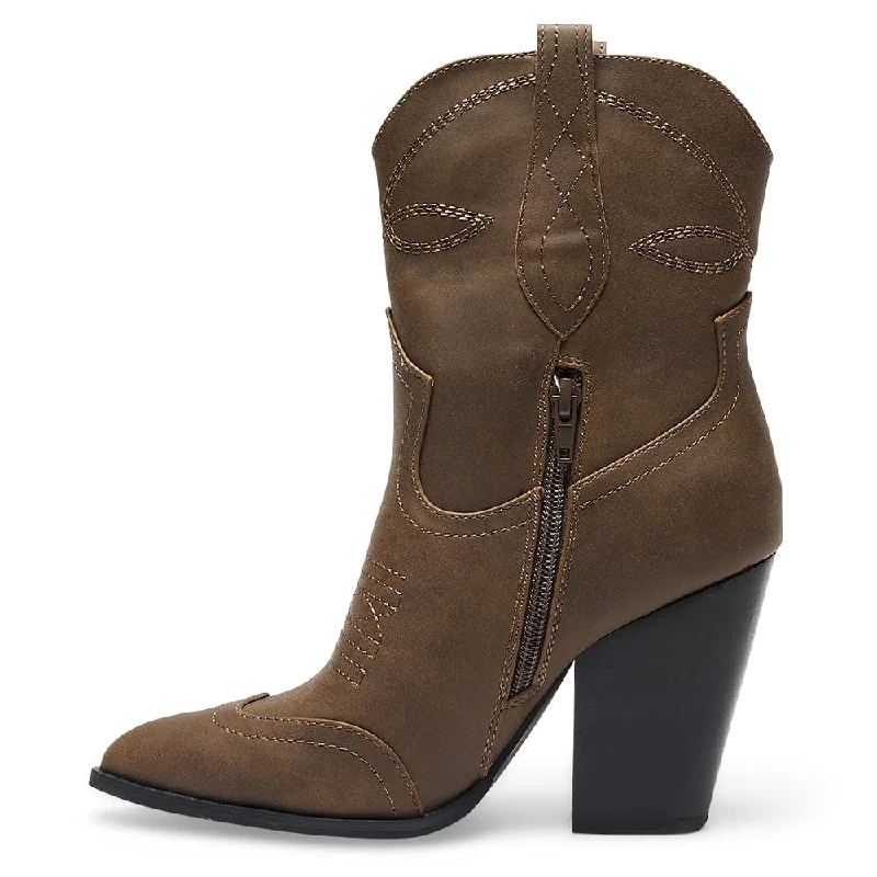 Tammy Boot in Brown  Smooth