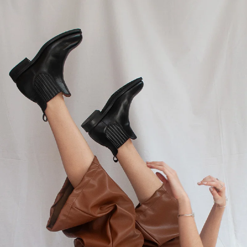 LORENA Chelsea Boot Black