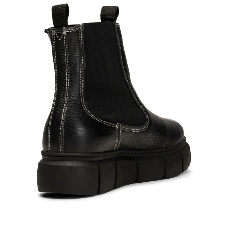 Tove Chelsea Boot (Black)